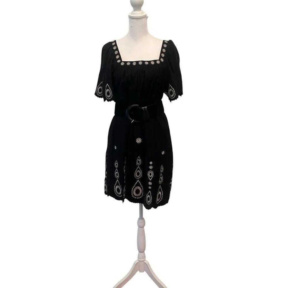 BCBGMaxAzria szS short bell sleeve black lined dress with embroidery EUC